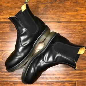 Dr. Martens 2976 Smooth Chelsea Boot